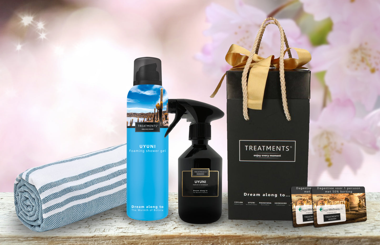 Treatments® - Geschenkbox Duschschaum & Kerze - Omani