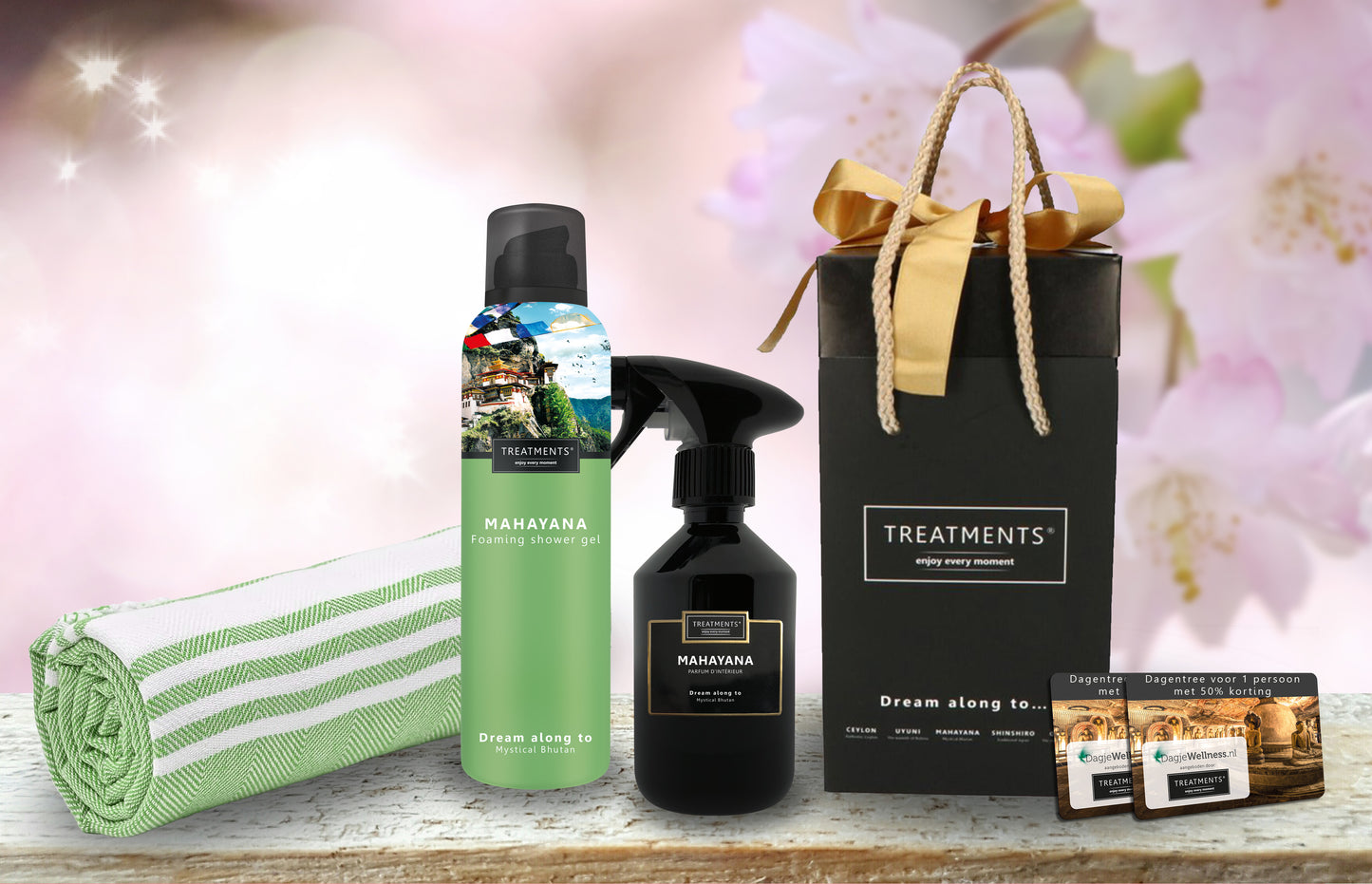 Treatments® - Geschenkbox Duschschaum &amp; Kerze - Omani