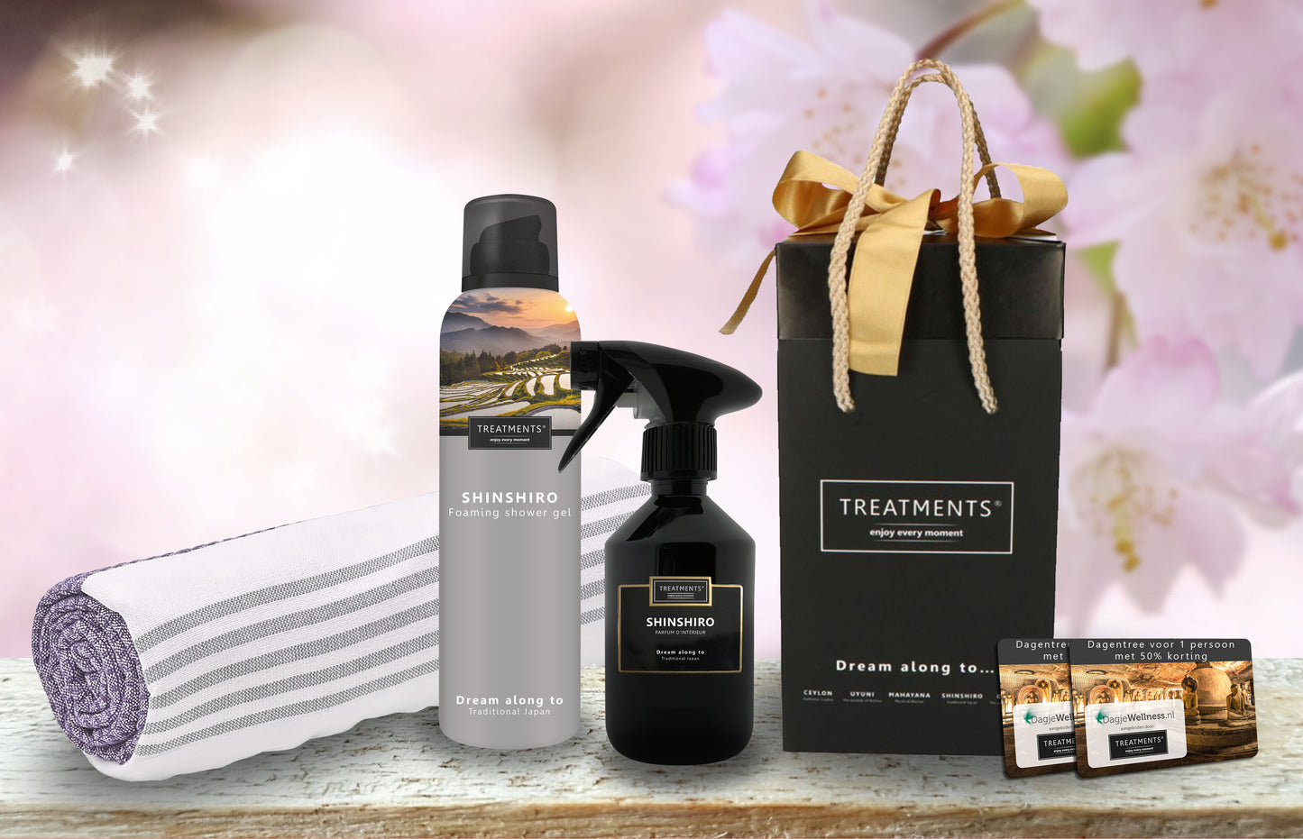 Treatments® - Geschenkbox Duschschaum &amp; Kerze - Omani
